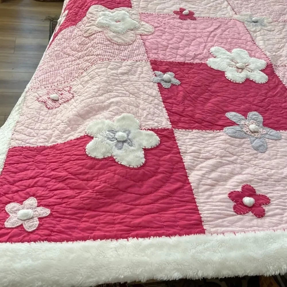 Pottery Barn Kids Quilt Blanket Pink White Flower Patch Fur Trim 86.5